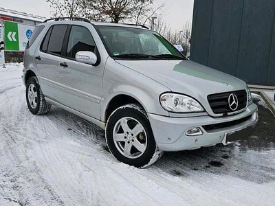 Grau Gebraucht 2004 Mercedes ML270 SUV | 5.400 €
