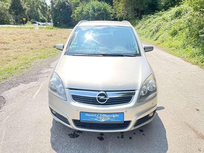 Gold Gebraucht 2006 Opel Zafira Van / Kleinbus | 2.000 € (Etwas zu teuer)