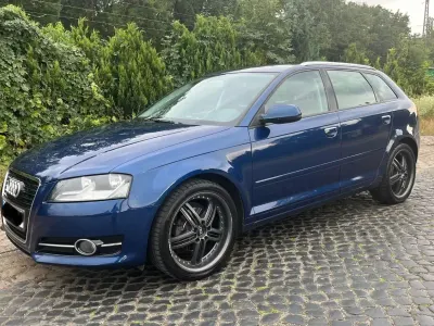 Gebraucht Audi A3 Attraction 102 PS (75 kW) 2010 Blau Kleinwagen