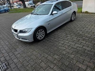 Usata BMW 318 143 CV (105 kW) 2008 Argento Berlina