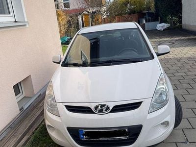 Weiß Gebraucht 2012 Hyundai i20 Classic Kleinwagen | 4.499 € (Etwas zu teuer)