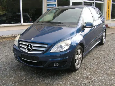 Gebraucht Mercedes B200 136 PS (100 kW) 2010 Blau Van / Kleinbus