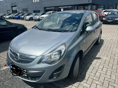 Gebraucht Opel Corsa Selection 95 PS (69 kW) 2010 Silber Kleinwagen