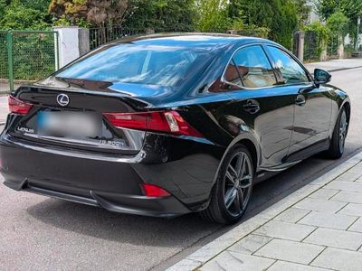Lexus IS300h