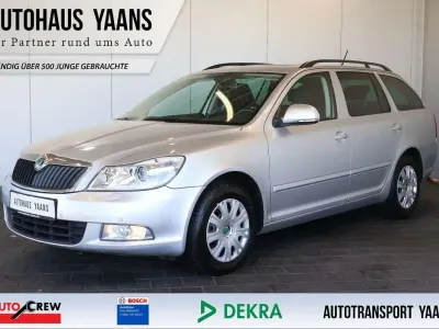Gebraucht Skoda Octavia Ambition 105 PS (77 kW) 2013 Stribrna brilliant/ brilliants Kombi