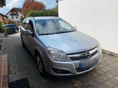 Usata Opel Astra Edition 117 CV (86 kW) 2009 Argento Station wagon