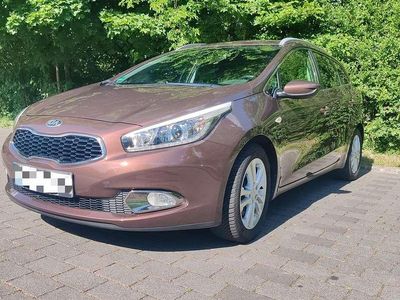 Gebraucht Kia Ceed FIFA World Cup Edition 135 PS (99 kW) 2014 Braun Kleinwagen