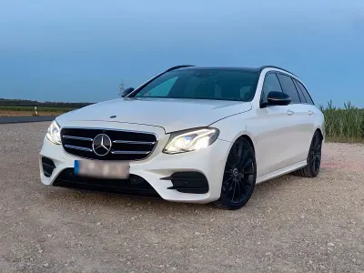 Gebraucht Mercedes E220 AMG 194 PS (142 kW) 2020 Weiß Kombi