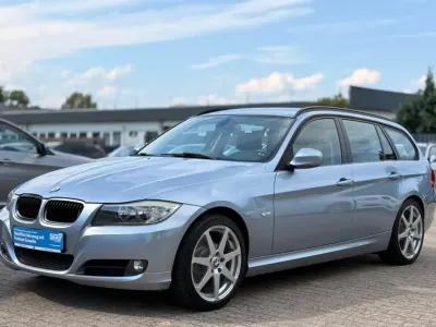 Gebraucht BMW 318 Comfort Edition 143 PS (105 kW) 2011 Blau Kombi
