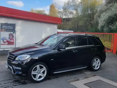 Gebraucht Mercedes ML350 AMG 258 PS (189 kW) 2012 Schwarz SUV