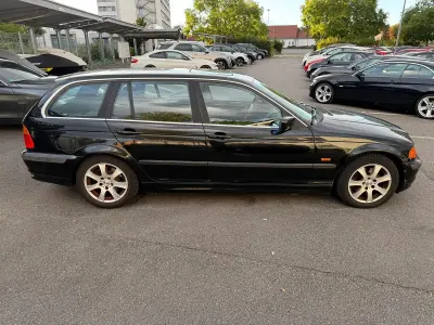 Gebraucht BMW 320 170 PS (125 kW) 2001 Schwarz Kombi