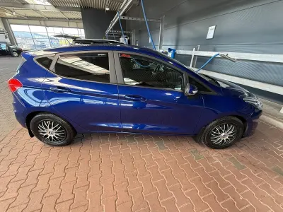 Używany Ford Fiesta Sport 101 KM (74 kW) 2018 Niebieski Hatchback