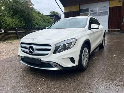 Mercedes GLA220