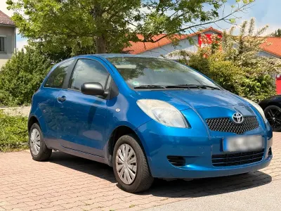 Gebraucht Toyota Yaris 69 PS (50 kW) 2006 Blau Kleinwagen