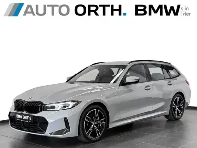 Gebraucht BMW 330 M Sport 286 PS (210 kW) 2023 Grau Kombi
