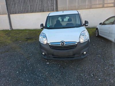 Gebraucht Opel Combo 105 PS (77 kW) 2016 Weiß Van / Kleinbus