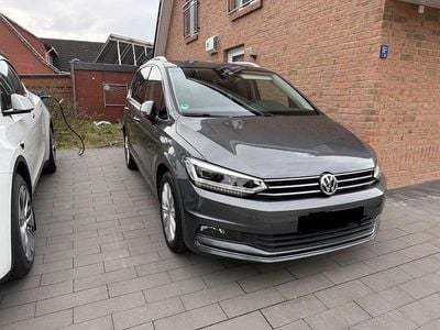 Gebraucht VW Touran Highline 150 PS (110 kW) 2017 Grau Van / Kleinbus