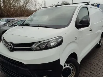 Używany Toyota Proace Comfort 95 KM (69 kW) 2017 Biały Minivan