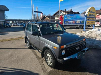 Gebraucht Lada niva 83 PS (61 kW) 2021 Grau SUV