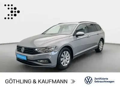 Używany VW Passat Basis 122 KM (89 kW) 2023 Szary Kombi