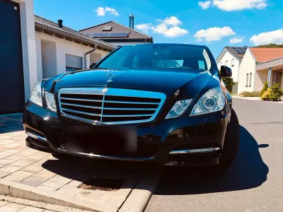 Gebraucht Mercedes E250 204 PS (150 kW) 2011 Schwarz Limousine