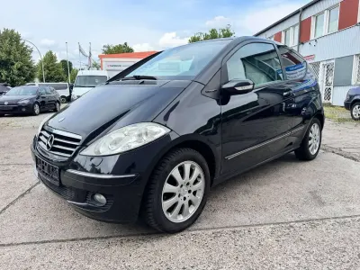 Gebraucht Mercedes A150 95 PS (69 kW) 2008 Kosmosschwarz  metalliclack Kleinwagen