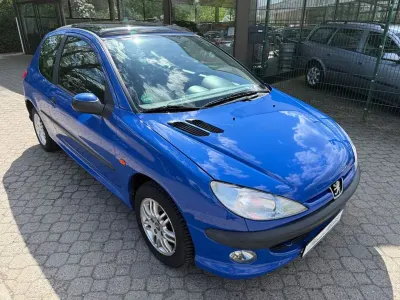 Gebraucht Peugeot 206 75 PS (55 kW) 1999 Blau Kleinwagen