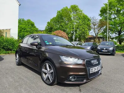 Gebraucht Audi A1 105 PS (77 kW) 2011 Braun Kleinwagen