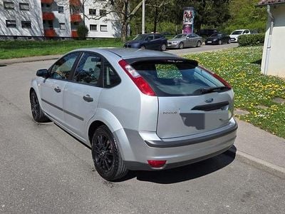 Second-hand Ford Focus 100 CP (73 kW) 2006 Argintiu Berlinǎ