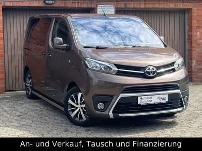 Gebraucht Toyota Proace Verso Team 150 PS (110 kW) 2018 Braun Kombi