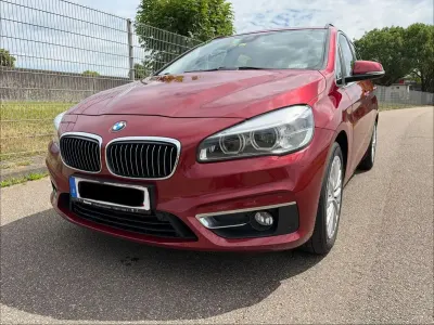 Gebraucht BMW 218 Active Tourer Luxury Line 150 PS (110 kW) 2014 Rot Van / Kleinbus