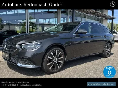 Gebraucht Mercedes E300 Avantgarde 320 PS (235 kW) 2022 Graphitgrau Kombi