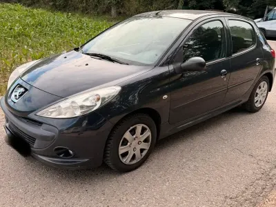 Gebraucht Peugeot 206+ 75 PS (55 kW) 2009 Schwarz Kleinwagen