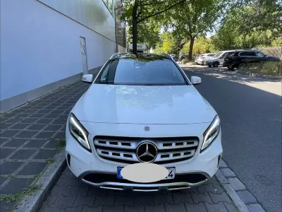 Gebraucht Mercedes GLA250 211 PS (155 kW) 2020 Weiß SUV