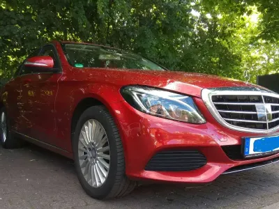 Gebraucht Mercedes C220 Exclusive 170 PS (125 kW) 2014 Rot Limousine