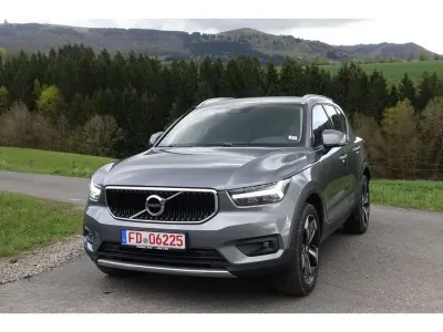 Gebraucht Volvo XC40 Momentum 247 PS (181 kW) 2018 Grau SUV
