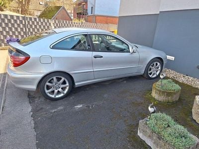 Usado Mercedes CL200 163 HP (119 kW) 2002 Prateado Coupé