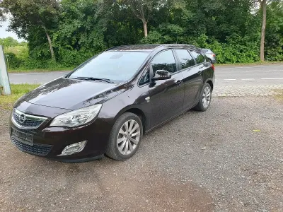Gebraucht Opel Astra 140 PS (102 kW) 2012 Kombi
