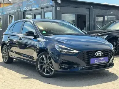 Gebraucht Hyundai i30 101 PS (74 kW) 2025 Sailing blue Limousine