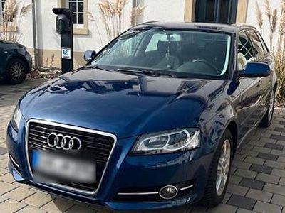 Gebraucht Audi A3 Attraction 105 PS (77 kW) 2012 Blau Kleinwagen