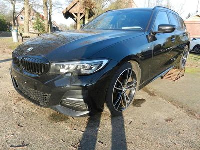Schwarz Gebraucht 2021 BMW 320 M Sport Kombi | 27.999 € (Fairer Preis)