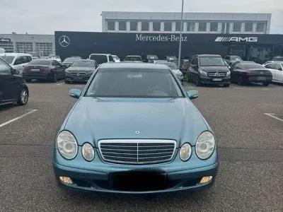 Gebraucht Mercedes E220 150 PS (110 kW) 2002 Andere farben Limousine