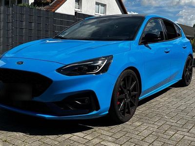 Używany Ford Focus ST 280 KM (205 kW) 2021 Niebieski Sedan/Limuzyna