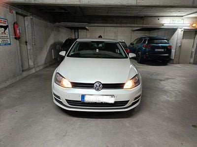 Gebraucht VW Golf VII Comfortline 125 PS (91 kW) 2015 Weiß Limousine