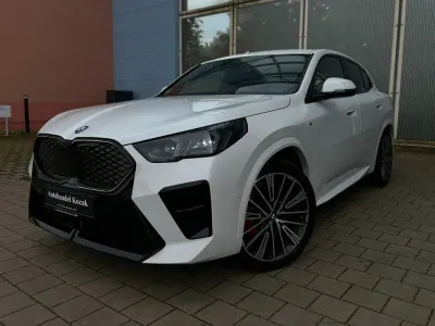 Gebraucht BMW iX2 M Sport 230 kW (313 PS) 2025 Weiß SUV