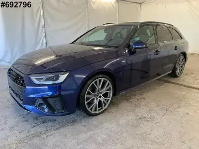 Gebraucht Audi A4 Business 163 PS (119 kW) 2023 Navarrablau metallic Kombi