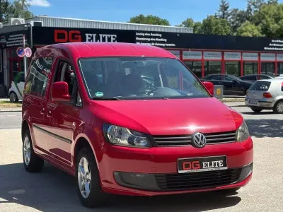 Gebraucht VW Caddy Trendline 75 PS (55 kW) 2012 Rot Van / Kleinbus