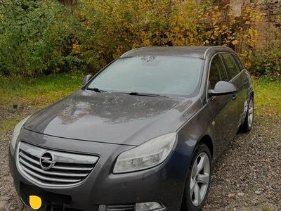 Grau Gebraucht 2014 Opel Insignia Kombi | 3.849 € (Guter Preis)