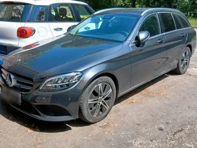 Gebraucht Mercedes C220 194 PS (142 kW) 2019 Grau Kombi