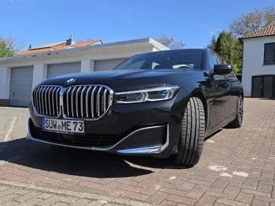 Gebraucht BMW 740 Sport Line 340 PS (250 kW) 2021 Schwarz Limousine